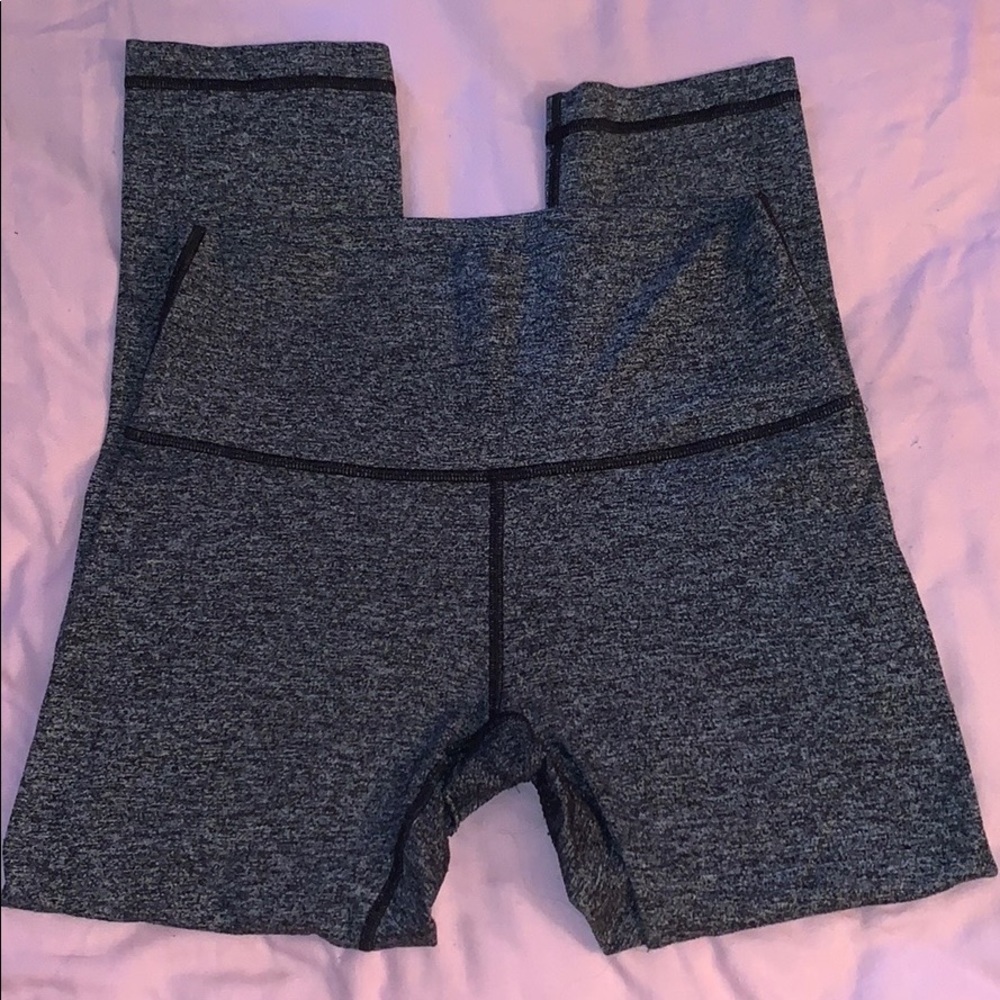 Lululemon Wunder Under 6 CROPPED
